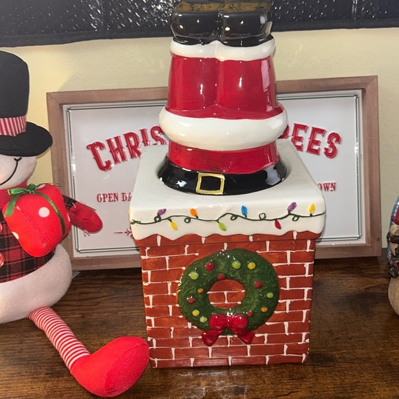 Santa in Chimney - Picture 1 of 9